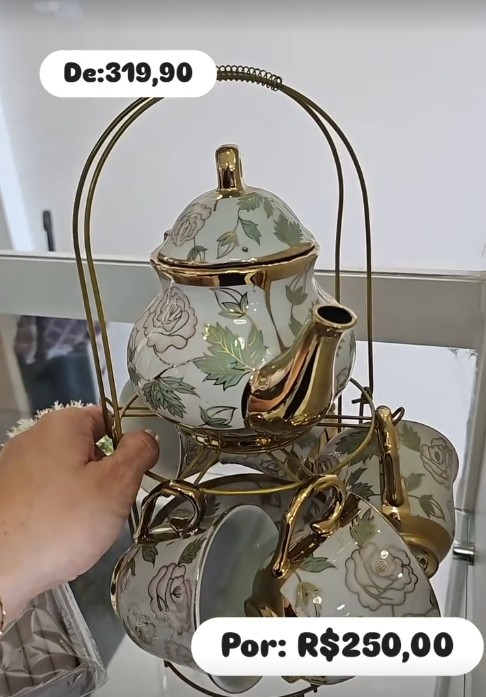 Jogo de Chá Porcelana Rosas Douradas